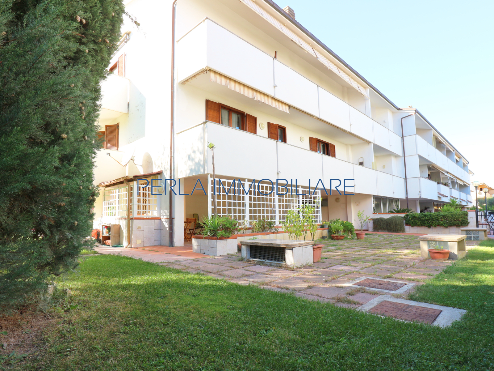 ZONA SUGHERELLA - Appartamento in bifamiliare con giardino. Euro 390.000