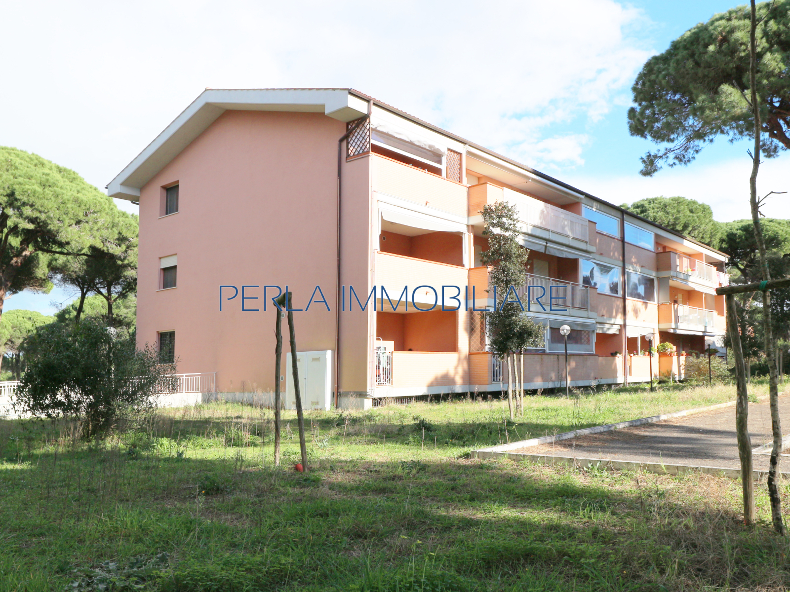 MARINA DI GROSSETO - Appartamento pari al nuovo con garage. Euro 275.000