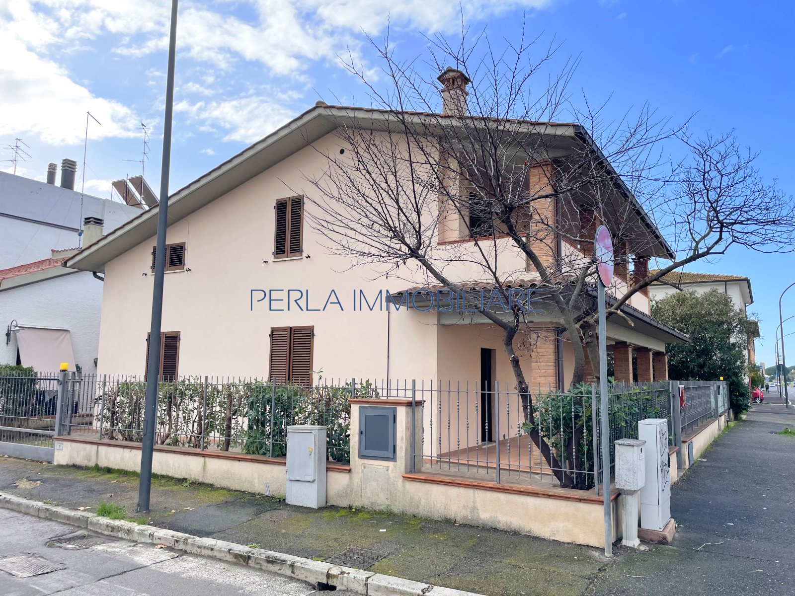 ZONA TIRO A SEGNO - Bifamiliare ristrutturata. Euro 260.000